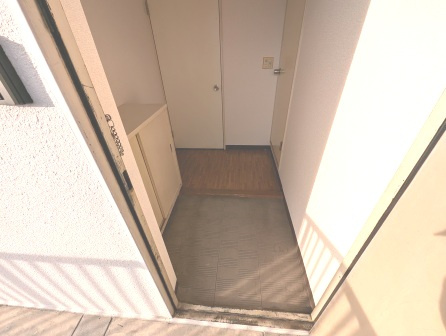 上尾市愛宕２丁目の賃貸マンションの玄関