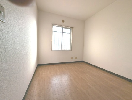 上尾市愛宕２丁目の賃貸マンションの居間・リビング