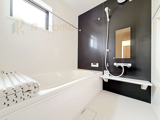 ひたちなか市稲田10期　新築戸建て　8号棟の浴室|足を伸ばしてもゆったりできるバスルーム♪機能性も取り入れて使い易さも保証します♪