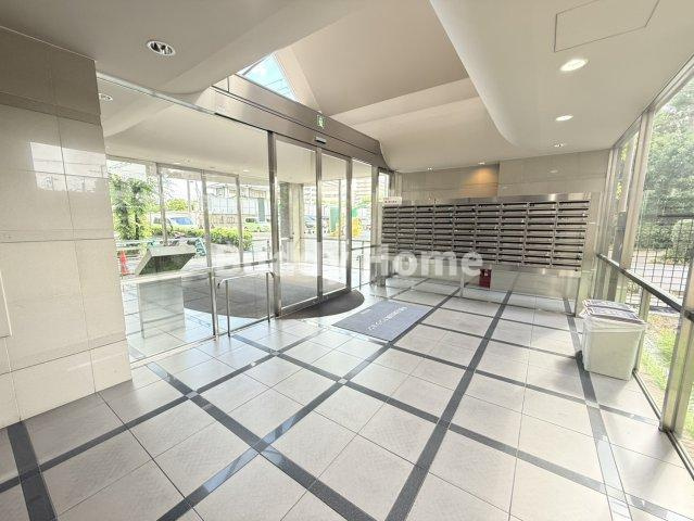 平野元町日興マンションのロビー