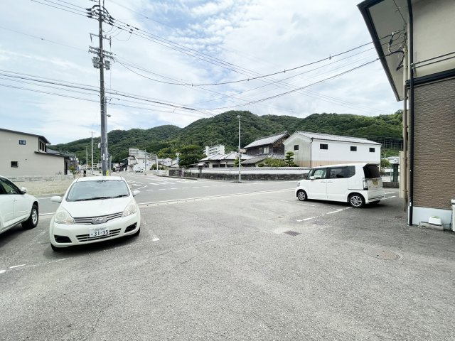 サニークレスト　Ｂ棟の駐車場