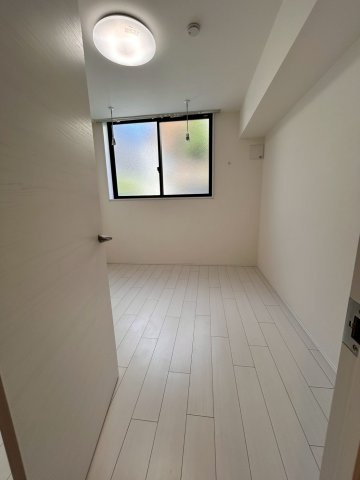 ホワイトキューブ若宮の居間・リビング