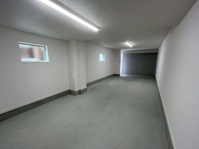 安倉南ガレージハウスの駐車場|駐車場に車を止められます