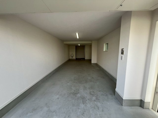 安倉南ガレージハウスの駐車場|駐車場に車を止められます