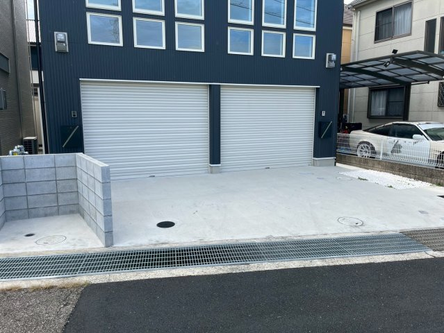 安倉南ガレージハウスの駐車場|駐車スペースもあります