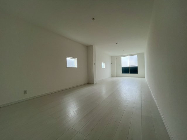 安倉南ガレージハウスの居間・リビング|ゆったり過ごせるリビングです