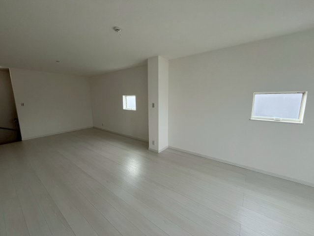 安倉南ガレージハウスの洋室|スタンダードな洋室です