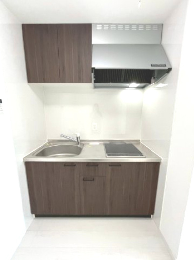 安倉南ガレージハウスのキッチン|キッチンでお料理をお楽しみください