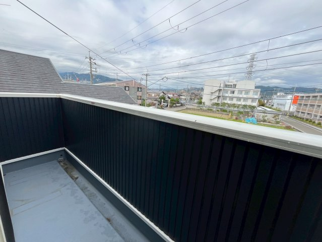 安倉南ガレージハウスのバルコニー|バルコニー付きです
