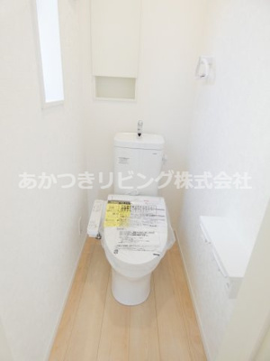 【トイレ】 | 小山市東間々田第8 | 窓付きで換気も◎な１．２階トイレ♪