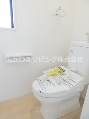 【トイレ】 | 小山市東間々田第8 | 窓付きで換気も◎な１．２階トイレ♪