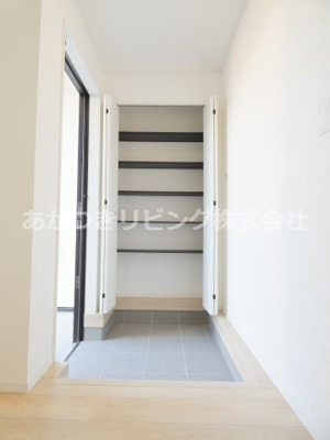 【玄関】 | 小山市東間々田第8 | たくさんの靴も収納可能♪天井高シューズボックス♪