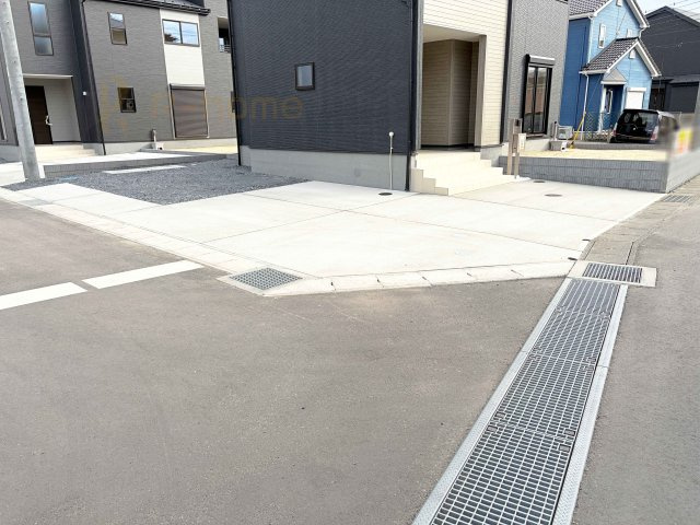 ひたちなか市稲田10期　新築戸建て　10号棟の駐車場|4台駐車できるカースペース！