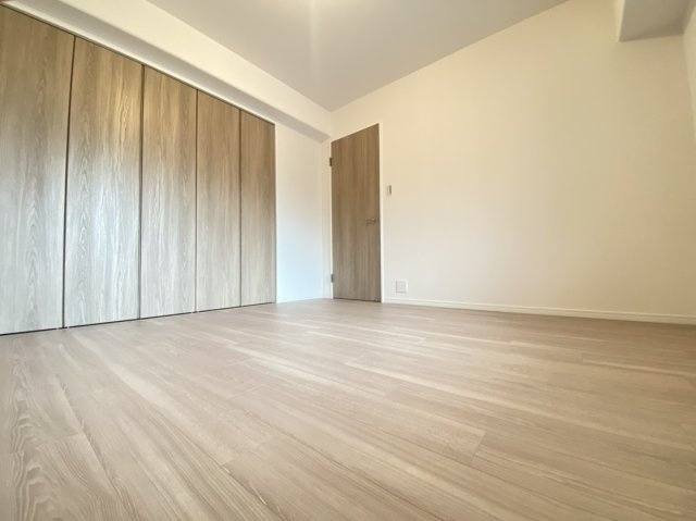 【価格改定】サンシティ桂坂参番館の洋室|洋室（約7.5帖）
お子様部屋や書斎としてご活用いただけます。