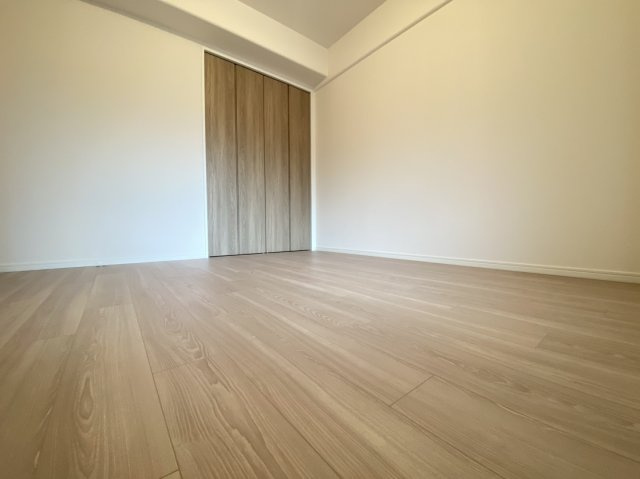 【価格改定】サンシティ桂坂参番館の洋室|洋室（約6.0帖）
家具を置いてもゆとりのある空間です(^^)/