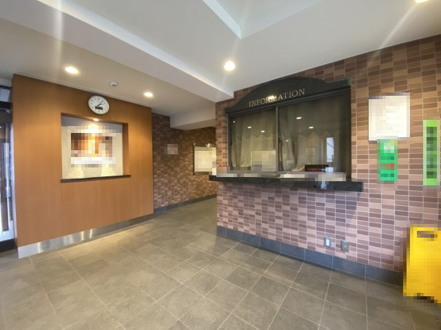 サンシティ桂坂参番館のエントランス|落着きのある雰囲気のエントランス。