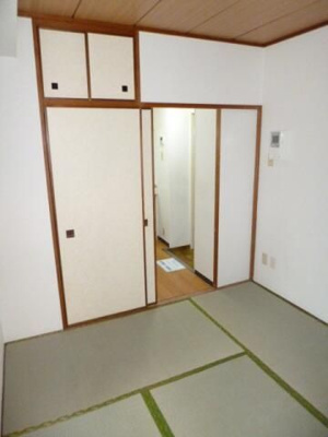 【居間・リビング】 | スカイコート市ヶ谷 | ※写真は反転タイプ参考写真です