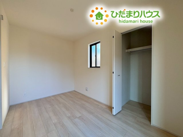 鴻巣市天神4丁目　234番　新築一戸建て　ハートフルタウン　Bの洋室|クローゼットが完備されているので、急な来客時におもちゃや荷物をサッと片付けることができます(*^-^*)
