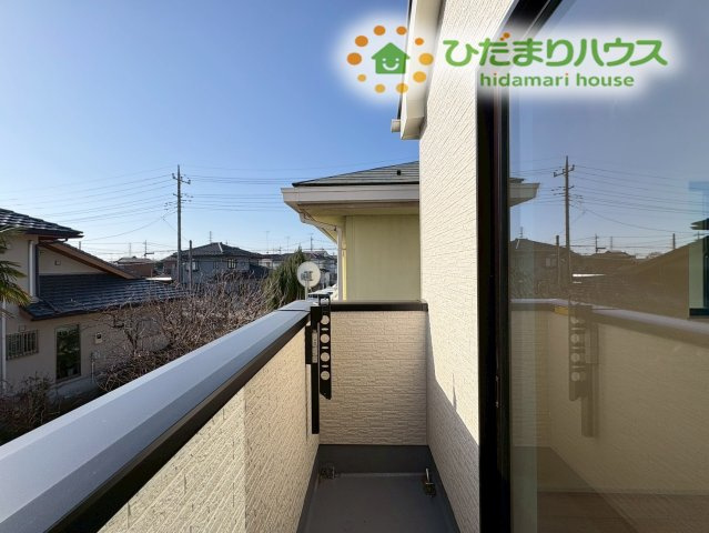 鴻巣市天神4丁目　234番　新築一戸建て　ハートフルタウン　Bのバルコニー|プライバシーが確保できる2面バルコニー☆彡