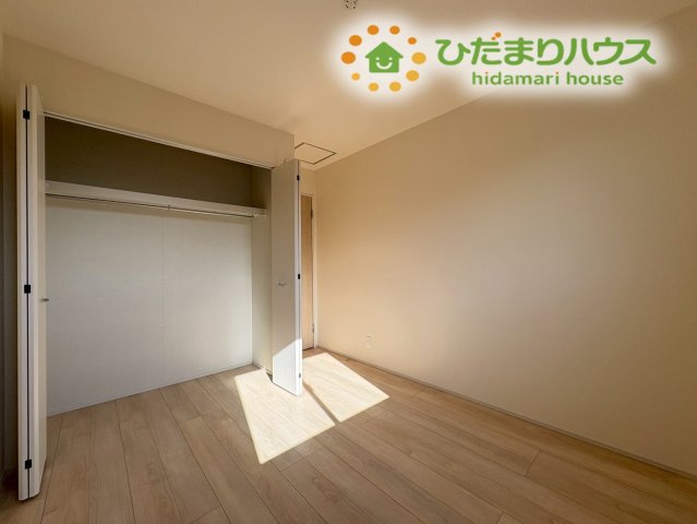 鴻巣市天神4丁目　234番　新築一戸建て　ハートフルタウン　Bの洋室|大容量のクローゼットがあるので、お部屋の空間を広々使えます!(^^)!