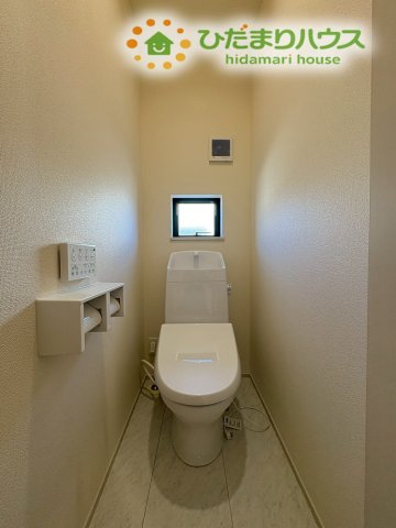鴻巣市天神4丁目　234番　新築一戸建て　ハートフルタウン　Bのトイレ|2階にもトイレがあります★
各階にあることで、毎日の利便性がグッと向上します！