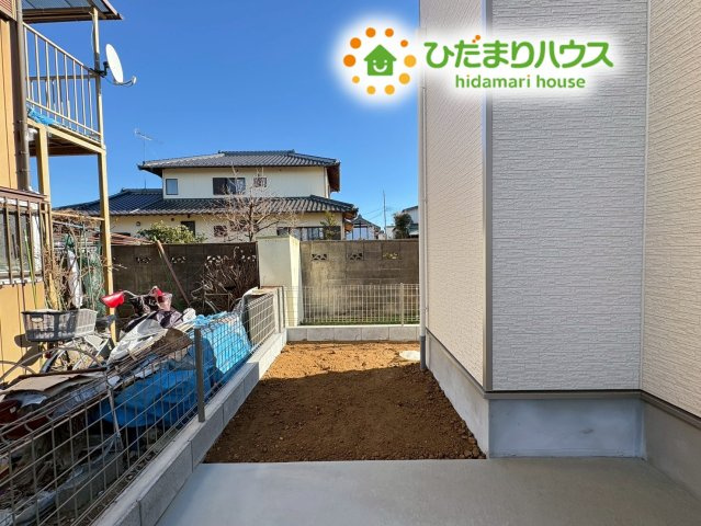 鴻巣市天神4丁目　234番　新築一戸建て　ハートフルタウン　Bの駐車場