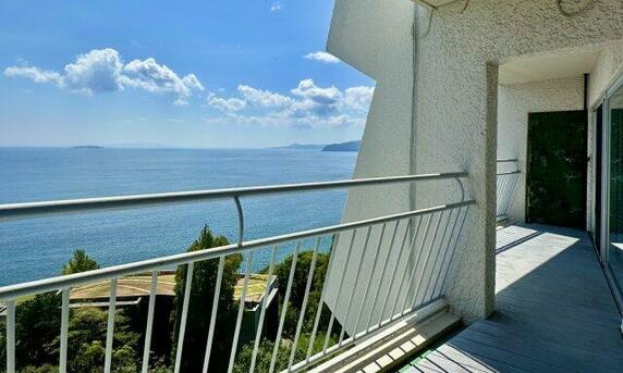 プラザ伊豆山のバルコニー