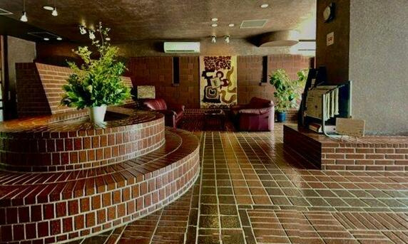 プラザ伊豆山のエントランス