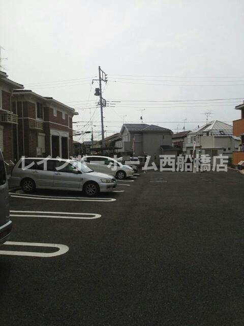 船橋市二宮１丁目のアパートの駐車場