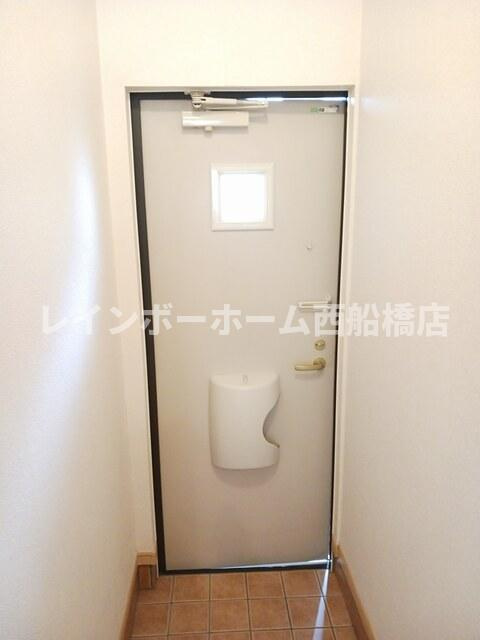 船橋市二宮１丁目のアパートの玄関