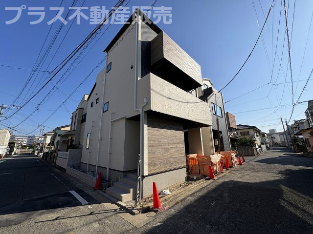 【外観】 | 福岡市東区千早1丁目2期　1号棟（全2棟）【仲介手数料無料・0円】 | まもなく完成。ご内覧は可能です。ご見学はプラス不動産販売にお任せ下さい。