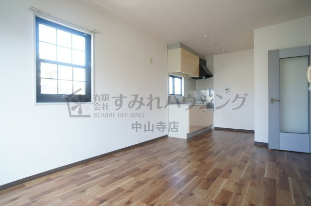 クレール（伊丹市）の居間・リビング|参考、同建物・類似間取りの号室