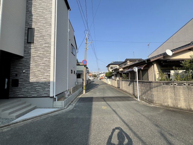 【その他】 | 福岡市東区千早1丁目2期　2号棟（全2棟）【仲介手数料無料・0円】 | 現地写真。前面道路です。
