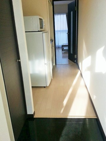 レオネクストアイランドの玄関|清潔感のある室内