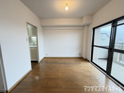 【居間・リビング】 | 朝日プラザイーストスクエア