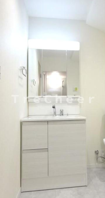 エステート氷川台の独立洗面台