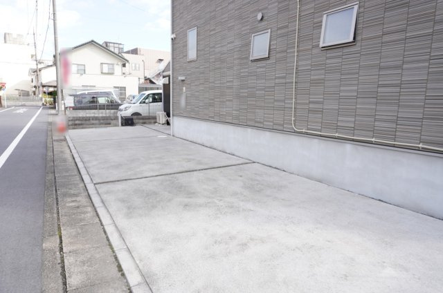 越谷市南町1丁目 中古戸建の駐車場