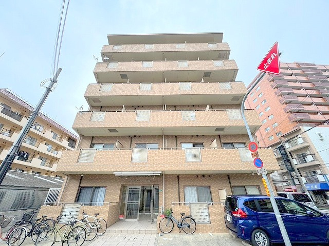 東明マンション東三国の外観