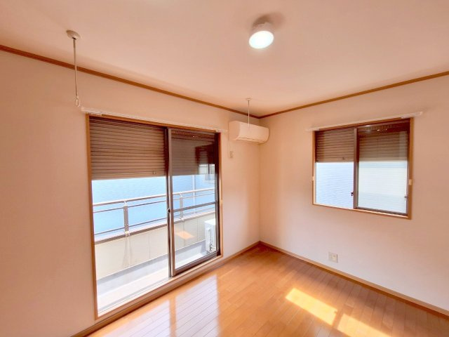 メゾンパールのセキュリティ|★南側洋室の防犯シャッター★