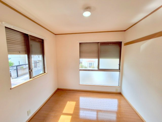 メゾンパールのセキュリティ|★北側洋室の防犯シャッター★