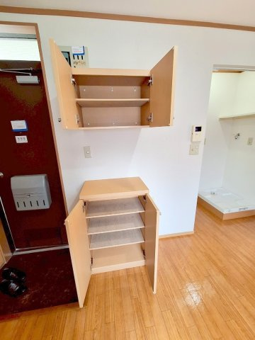 メゾンパールの玄関|★上下に分かれたシューズＢＯＸ★