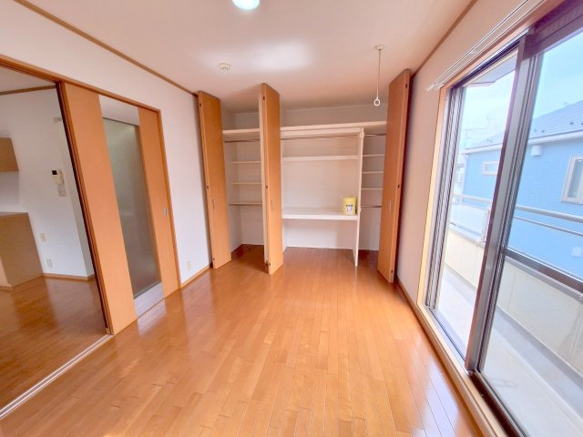 メゾンパールの収納|★南側洋室に大型収納あり★