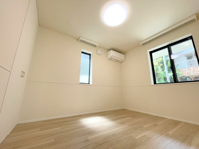 Ｎ・Ｗ　ＲＥＳＩＤＥＮＣＥ　ＡＳＡＧＡＹＡの居間・リビング|★２面採光で風通しの良いお部屋★