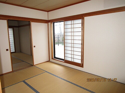 【居間・リビング】 | ライオンズマンション品川町 | 和室（１）ルーフバルコニーに出られます。