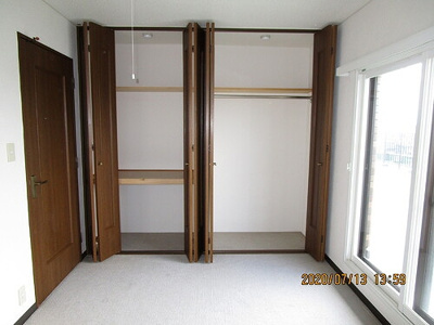 【収納】 | ライオンズマンション品川町 | 洋室クロゼット