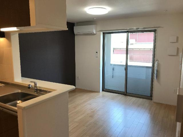 加古郡播磨町古宮のアパートの居間・リビング|室内