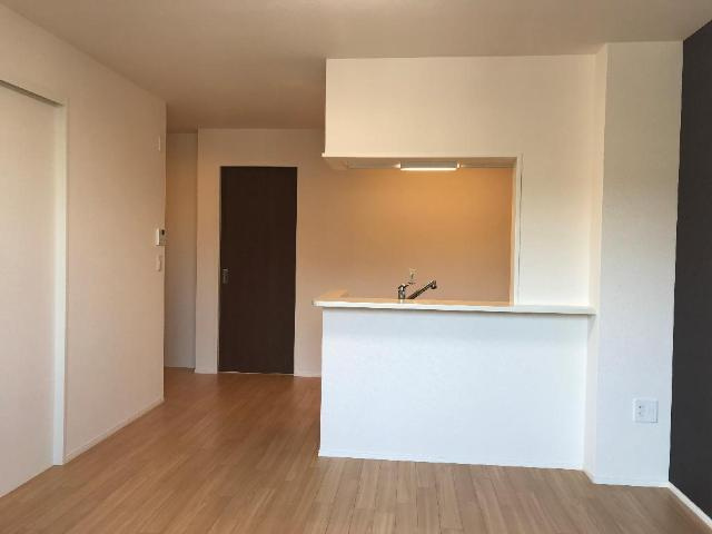 加古郡播磨町古宮のアパートの居間・リビング|室内