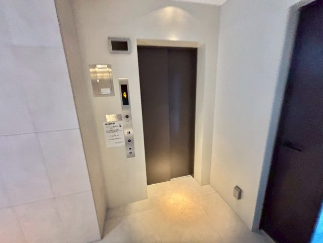 アルティザ姫路のエントランス