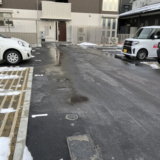 【駐車場】
