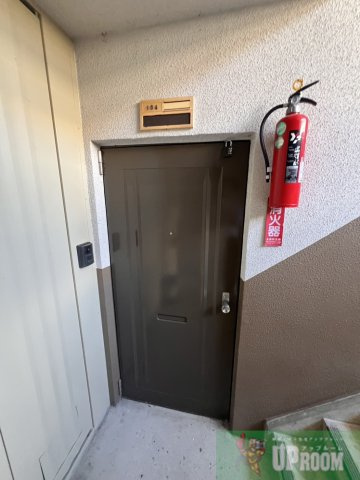 関田農住団地コーポ旭の玄関